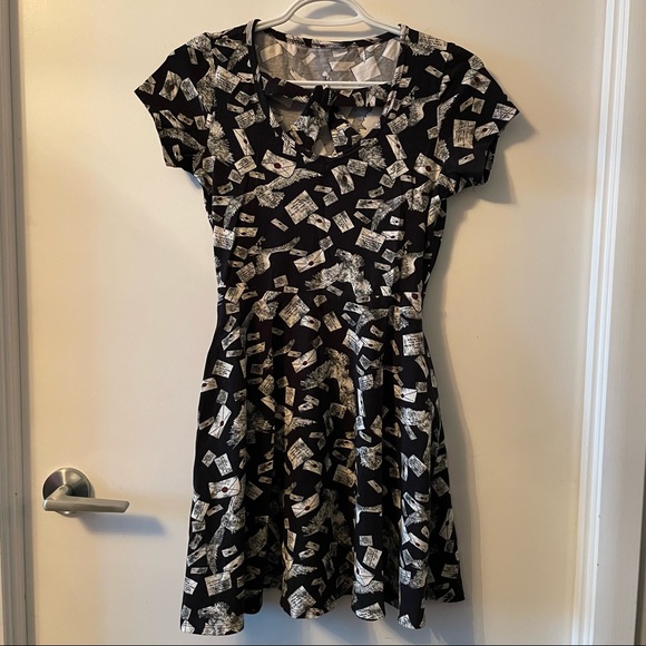 Hot Topic Harry Potter Hogwarts Letter Dress - Picture 3 of 5
